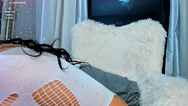 Snapshot of ParissHiltonX chatting on 3, 10, 2025 ParissHiltonX online show from 3, 10, 2025