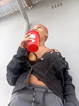 Snapshot of GoldSnowXxX chatting on 29, 4, 2026 GoldSnowXxX online show from 29, 4, 2026
