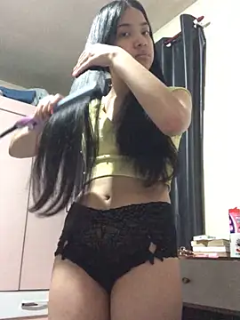 Snapshot of ashleyy20 chatting on 17, 12, 2025 ashleyy20 online show from 17, 12, 2025