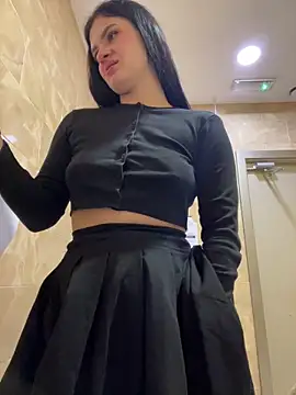 Snapshot of MiraReach chatting on 3, 10, 2025 MiraReach online show from 3, 10, 2025