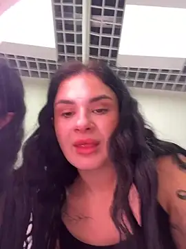 Snapshot of MiraReach chatting on 12, 10, 2025 MiraReach online show from 12, 10, 2025