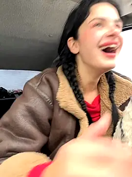 Snapshot of MiraReach chatting on 5, 11, 2025 MiraReach online show from 5, 11, 2025