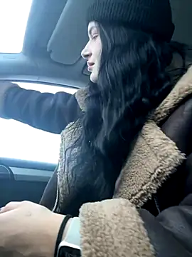 Snapshot of MiraReach chatting on 9, 11, 2025 MiraReach online show from 9, 11, 2025