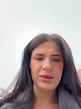 Snapshot of MiraReach chatting on 5, 5, 2026 MiraReach online show from 5, 5, 2026