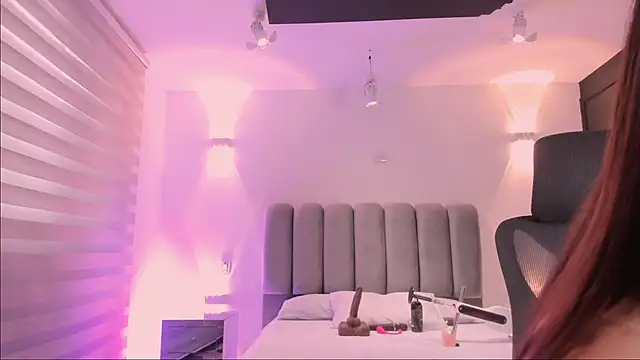 Snapshot of AlliceLover chatting on 12, 11, 2025 AlliceLover online show from 12, 11, 2025