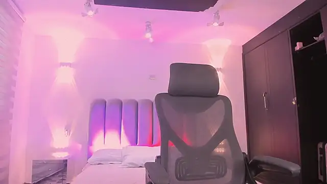 Snapshot of AlliceLover chatting on 21, 11, 2025 AlliceLover online show from 21, 11, 2025