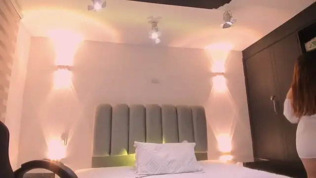 Snapshot of AlliceLover chatting on 9, 1, 2026 AlliceLover online show from 9, 1, 2026