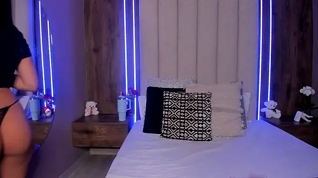 LucySalvatore  online show from 21, 3, 2026