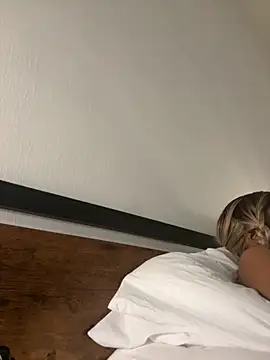 Snapshot of iriebusty chatting on 9, 11, 2025 iriebusty online show from 9, 11, 2025