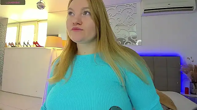 Snapshot of AshleyJoness chatting on 5, 10, 2025 AshleyJoness online show from 5, 10, 2025