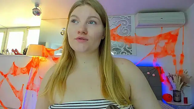 Snapshot of AshleyJoness chatting on 30, 10, 2025 AshleyJoness online show from 30, 10, 2025