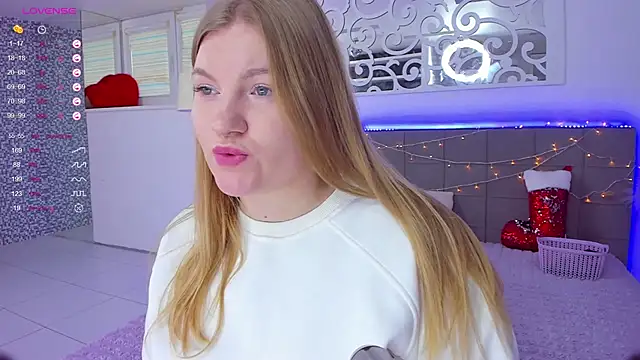 Snapshot of AshleyJoness chatting on 16, 12, 2025 AshleyJoness online show from 16, 12, 2025