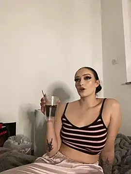 Tijara-im-Pyjama online show from 18, 11, 2025