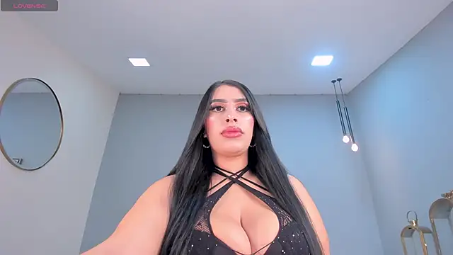 LeahLombardi  online show from 30, 11, 2025