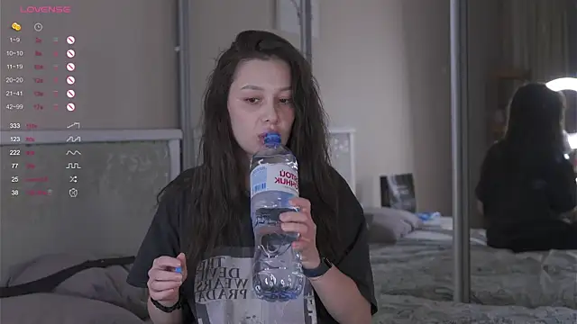 Snapshot of chillgirll chatting on 27, 2, 2026 chillgirll online show from 27, 2, 2026