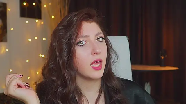 Mary Miiller online show from 16, 10, 2025