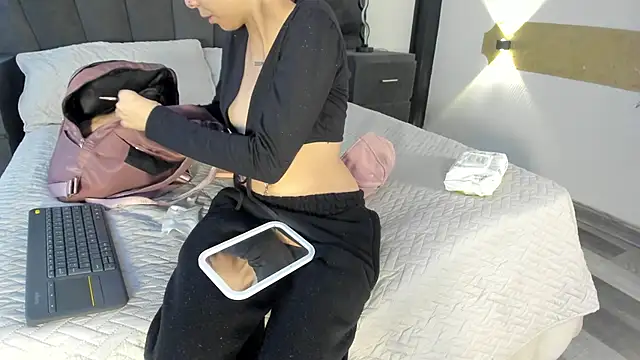 CleoWhite online show from 9, 9, 2025