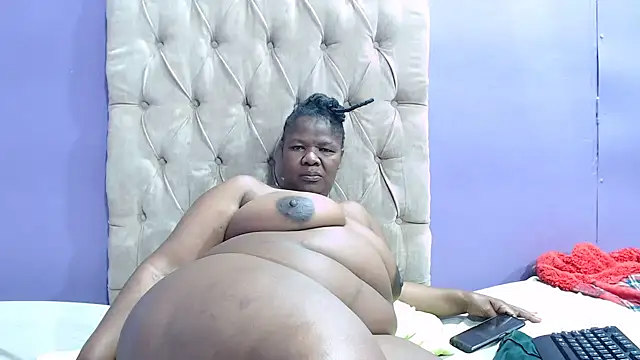 NaughtyChubbyZoe online show from 10, 9, 2025