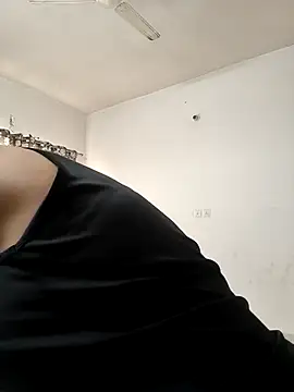 Snapshot of MISS_RIYA14 chatting on 31, 10, 2025 MISS RIYA14 online show from 31, 10, 2025