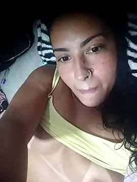 Snapshot of Danivinix chatting on 2, 12, 2025 Danivinix online show from 2, 12, 2025