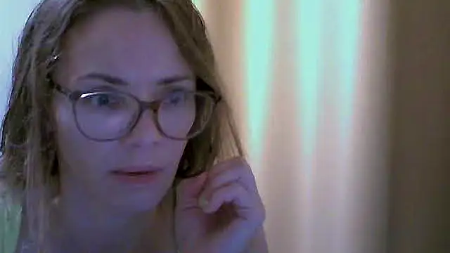 Snapshot of SEA_Dream chatting on 1, 12, 2025 SEA Dream online show from 1, 12, 2025