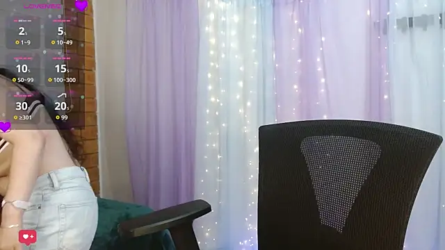 Snapshot of Camila_Ord chatting on 31, 10, 2025 Camila Ord online show from 31, 10, 2025