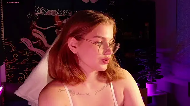 Snapshot of SophieMurrr chatting on 3, 7, 2026 SophieMurrr online show from 3, 7, 2026