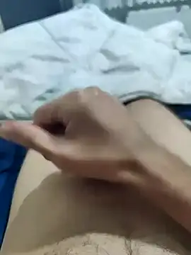 emrekzlk52 online show from 13, 12, 2025