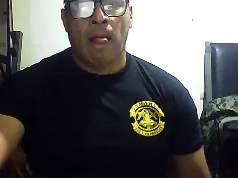 Snapshot of sexigym35 chatting on 23, 10, 2025 sexigym35 online show from 23, 10, 2025