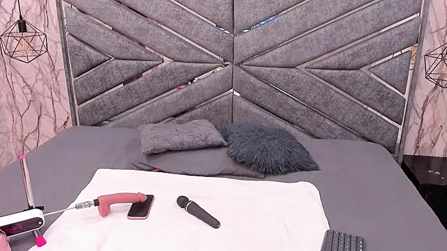 SASHA BROWNIE   online show from 14, 3, 2026