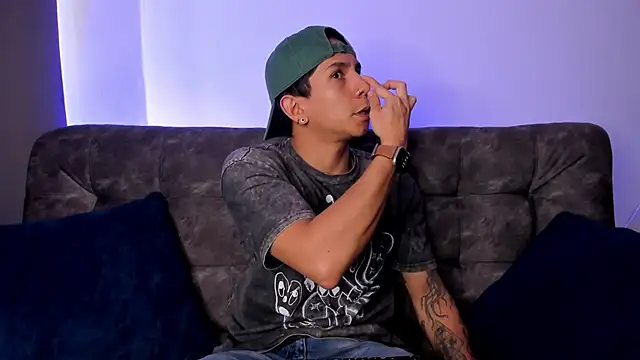 Snapshot of j_deex chatting on 28, 11, 2025 j deex online show from 28, 11, 2025