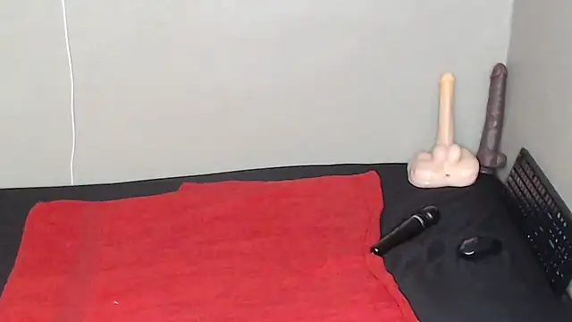 TrishahXo online show from 5, 2, 2026