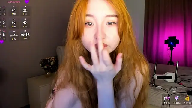 Snapshot of Clarity_Yumi chatting on 2, 11, 2025 Clarity Yumi online show from 2, 11, 2025