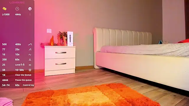 Snapshot of Clarity_Yumi chatting on 4, 12, 2025 Clarity Yumi online show from 4, 12, 2025