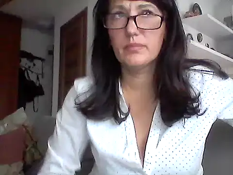 Snapshot of Elena48324 chatting on 8, 11, 2025 Elena48324 online show from 8, 11, 2025