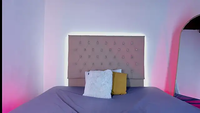 Snapshot of Zafiro__Brown chatting on 20, 9, 2025 Zafiro Brown online show from 20, 9, 2025