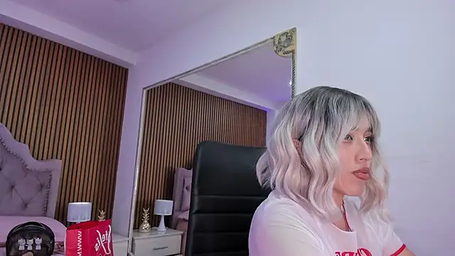 Starbutterflyy  online show from 5, 4, 2026