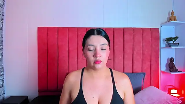 Snapshot of ashley_Olsen chatting on 5, 11, 2025 ashley Olsen online show from 5, 11, 2025