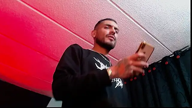 Snapshot of malek_xarx_ chatting on 29, 10, 2025 malek xarx online show from 29, 10, 2025