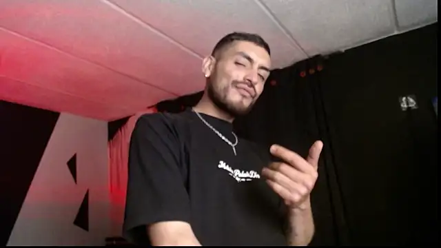 Snapshot of malek_xarx_ chatting on 5, 11, 2025 malek xarx online show from 5, 11, 2025