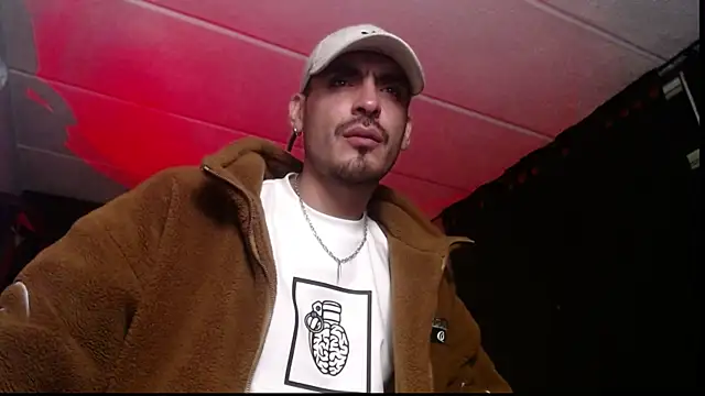 Snapshot of malek_xarx_ chatting on 23, 11, 2025 malek xarx online show from 23, 11, 2025