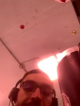 Snapshot of malek_xarx_ chatting on 2, 12, 2025 malek xarx online show from 2, 12, 2025