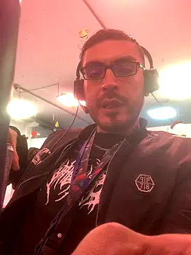 Snapshot of malek_xarx_ chatting on 5, 12, 2025 malek xarx online show from 5, 12, 2025