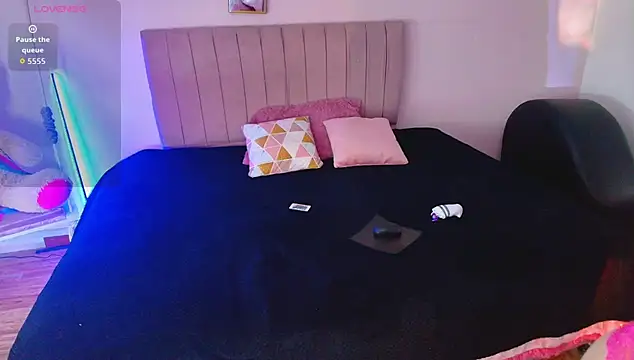 tiana rosse  online show from 6, 11, 2025