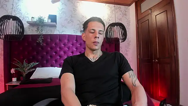 Snapshot of Dustin_Sonne chatting on 5, 7, 2026 Dustin Sonne online show from 5, 7, 2026