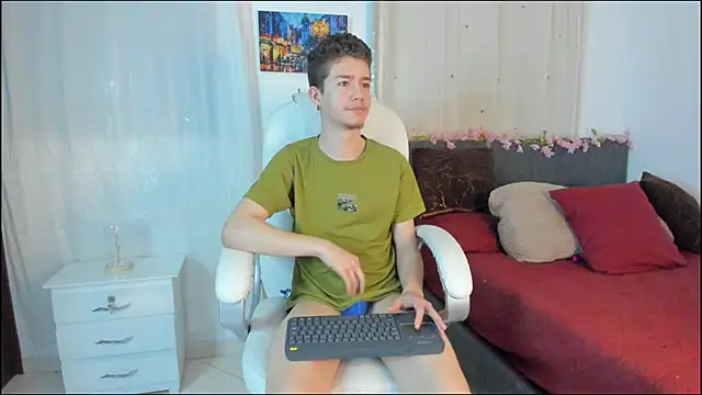 Snapshot of ThiagooJames chatting on 20, 10, 2025 ThiagooJames online show from 20, 10, 2025