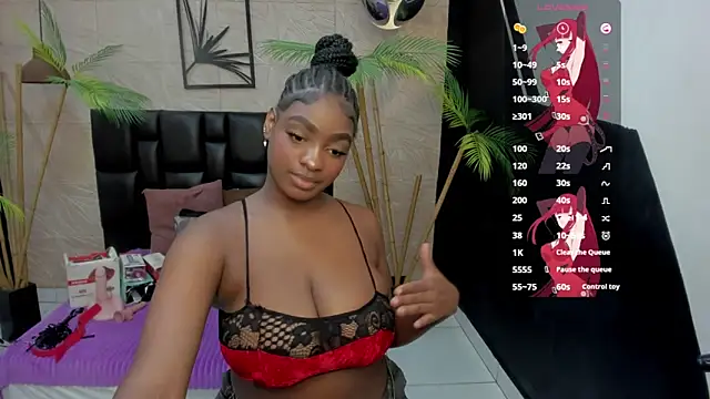 Snapshot of alana_bonny chatting on 18, 12, 2025 alana bonny online show from 18, 12, 2025