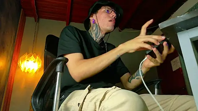 david huge online show from 7, 4, 2026