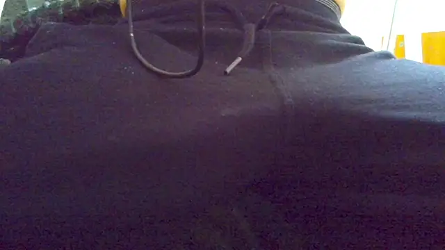 Snapshot of HairyHornyTwinkx chatting on 21, 11, 2025 HairyHornyTwinkx online show from 21, 11, 2025