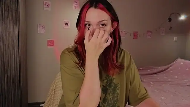 Snapshot of CrystalBlaze_ chatting on 17, 9, 2025 CrystalBlaze online show from 17, 9, 2025